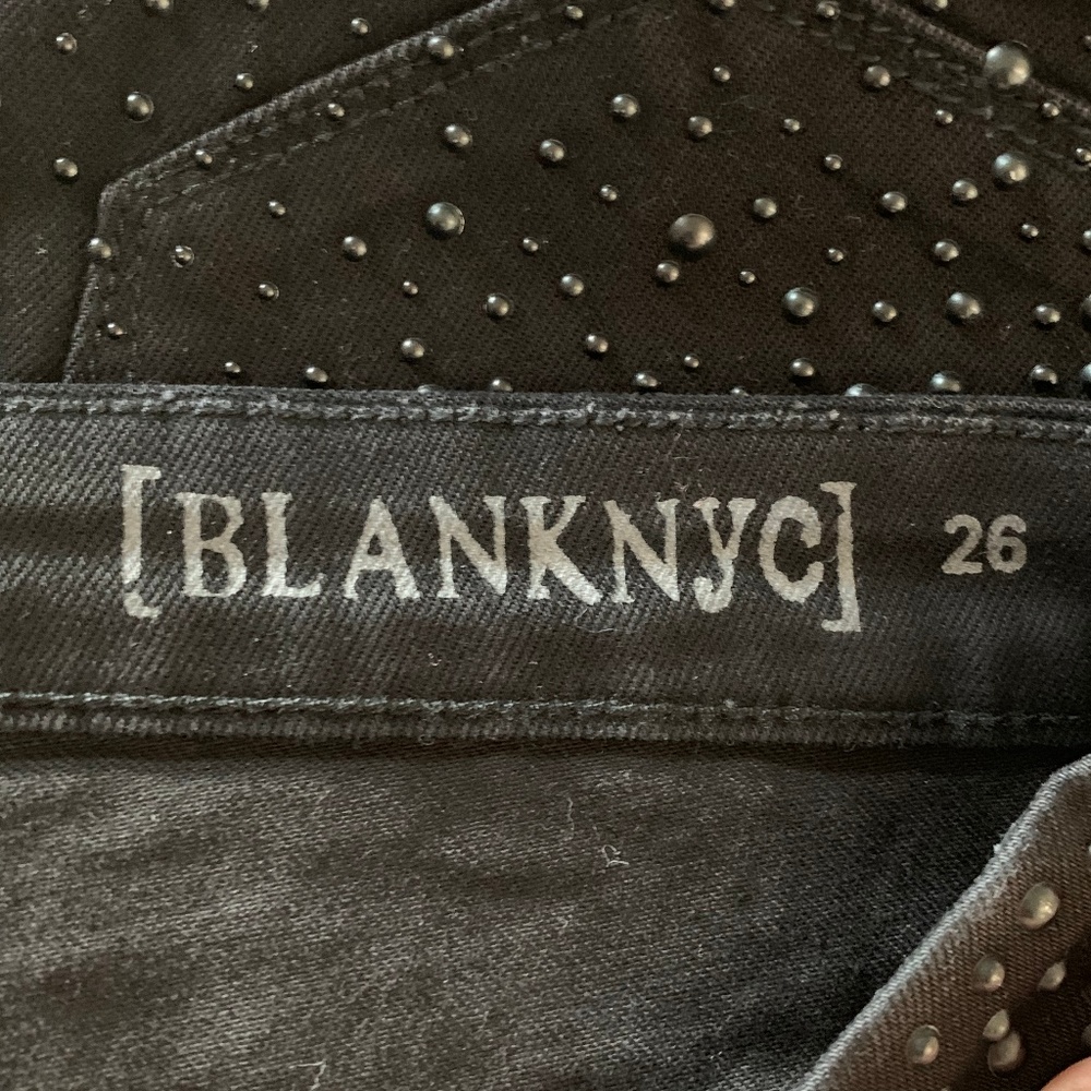 NWT BLANKNYC Black Beaded Frayed Shorts Size 26 - Picture 4 of 6